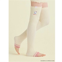 【Ballelite】ハローキティ　もこもこ着圧ナイトオーバーニーソックス　IVR　＜M/L＞