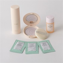 【SNIDEL BEAUTY】ブライトニングベースメイク　コスメキッチン Webstore 限定キット