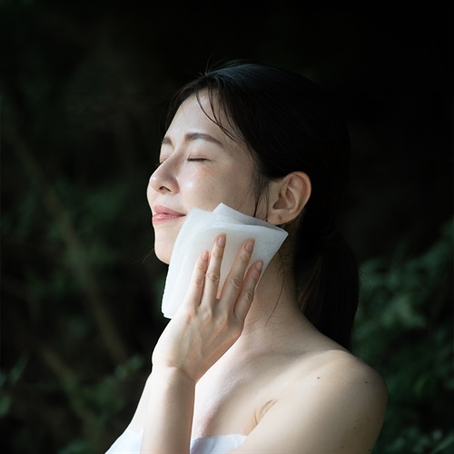 つやの子】こんにゃく生タオル※保管容器入り ｜ボディケアその他｜MASH