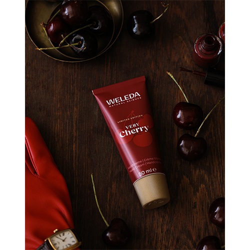 WELEDA】ベリーチェリーハンドクリーム ｜｜Cosme Kitchen Webstore